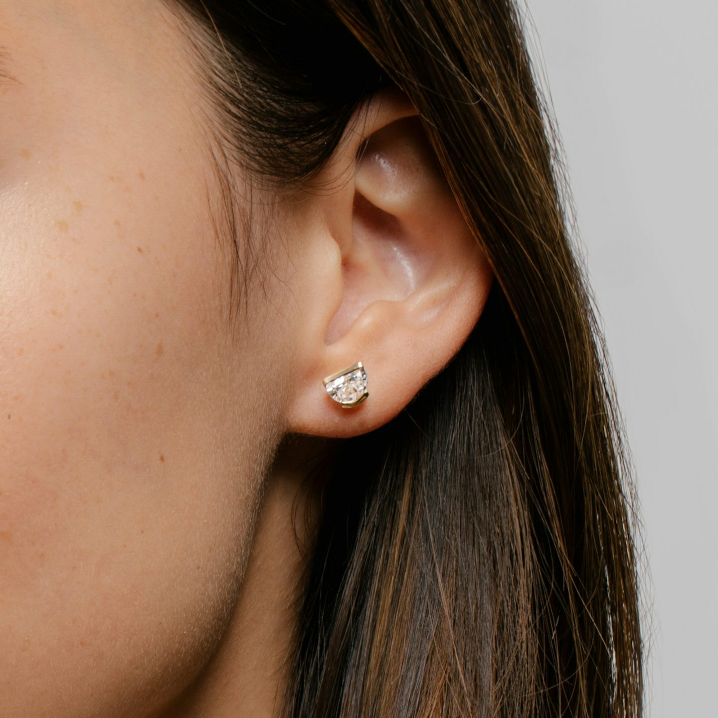 Half Moon Knife-Edge Semi-Bezel Stud