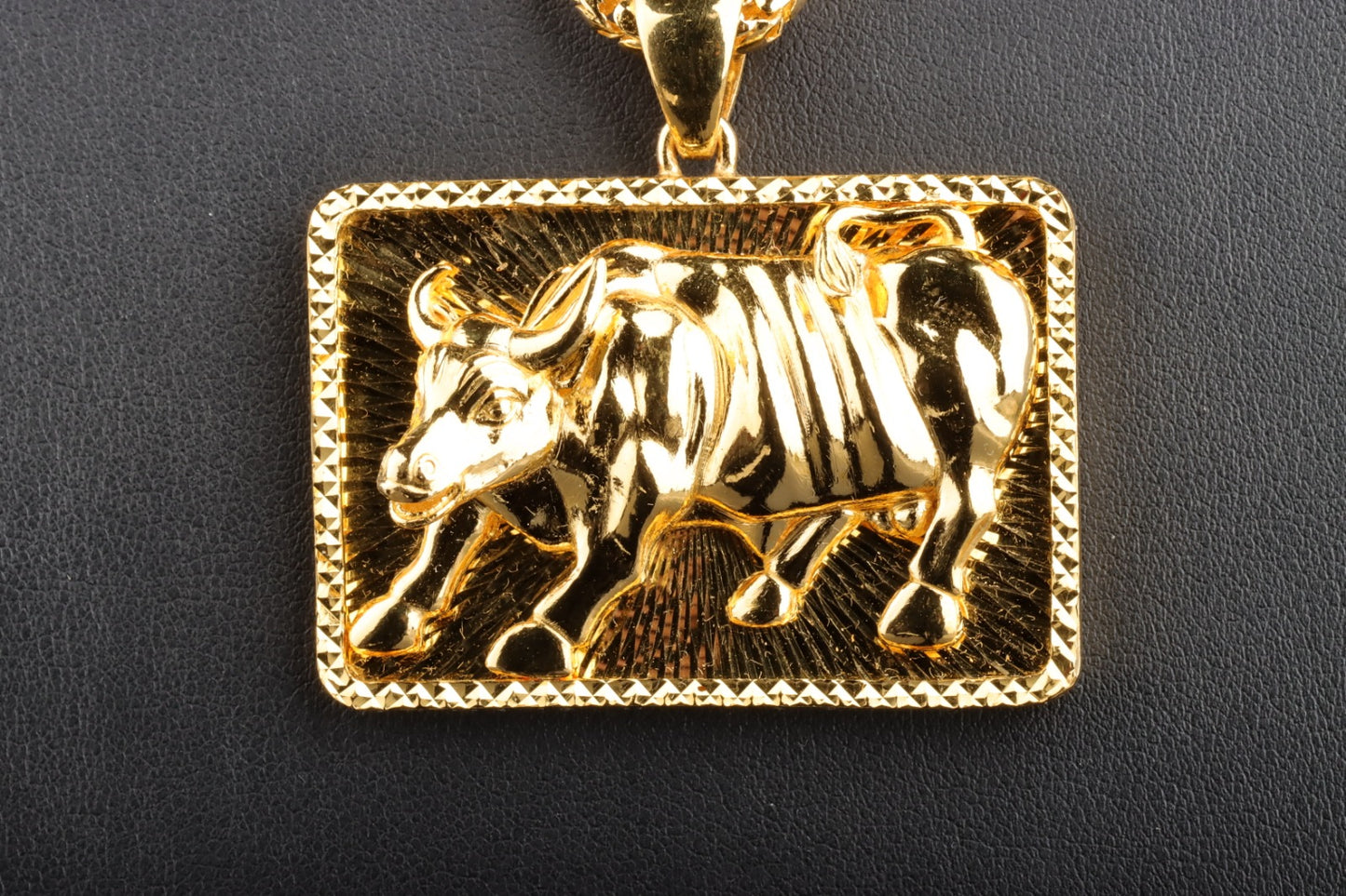 24K Wall Street Bull Pendant